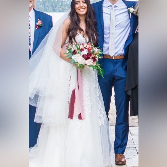 Wedding Dress - Picture 7 of 7